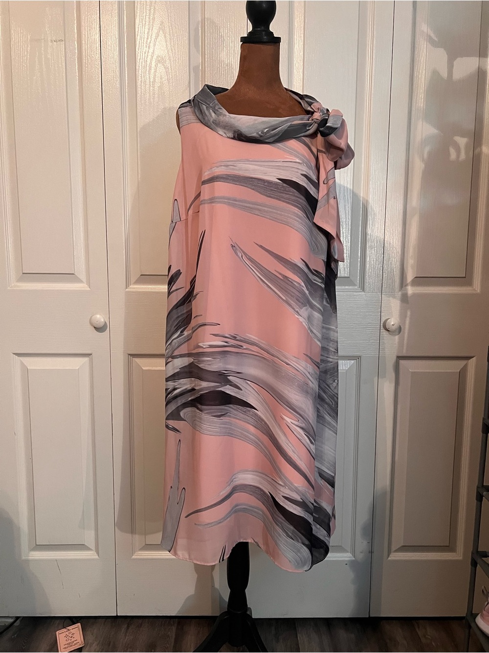 Signature by Robbie Bee Blush Pink Abstract Print Tie Shoulder Shift Dress - Picture 4 of 14